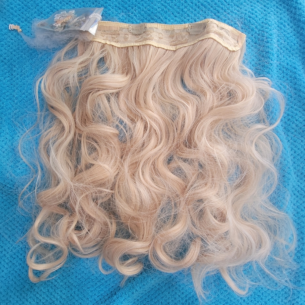 Women's hair clip. Blonde. 24" (1000C)